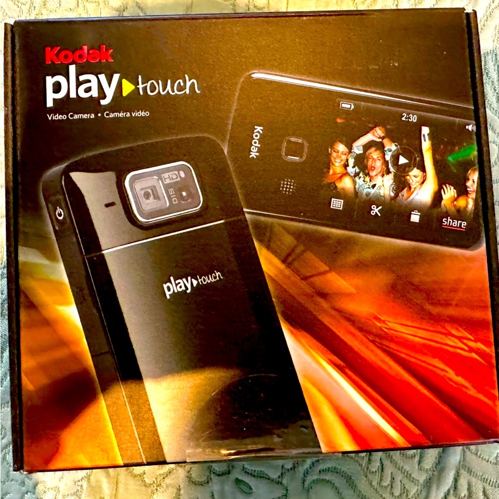NWB, Kodak PlayTouch Video Camera (Black), take video or still photos
